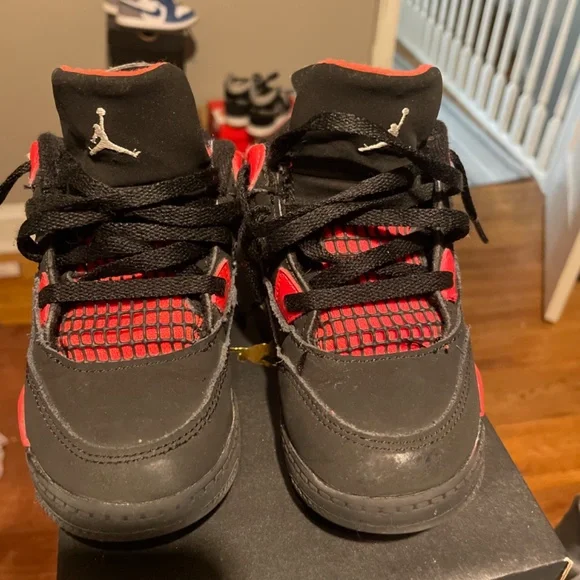 Jordan 4 - Picture 3 of 3